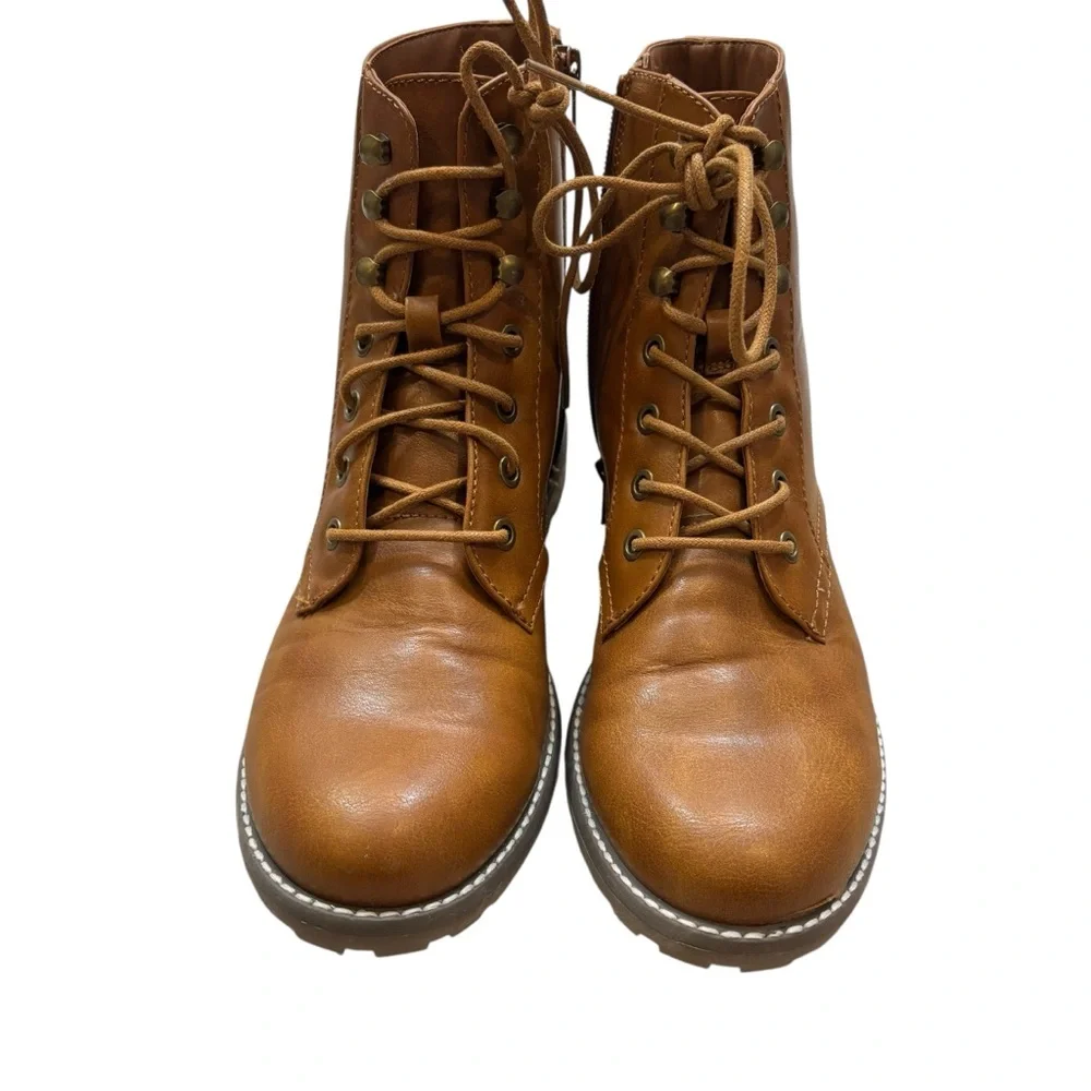 Brand new without Tags Ladies Sonoma‎ Brand Faux Leather Lace Up Boots Size 9.5